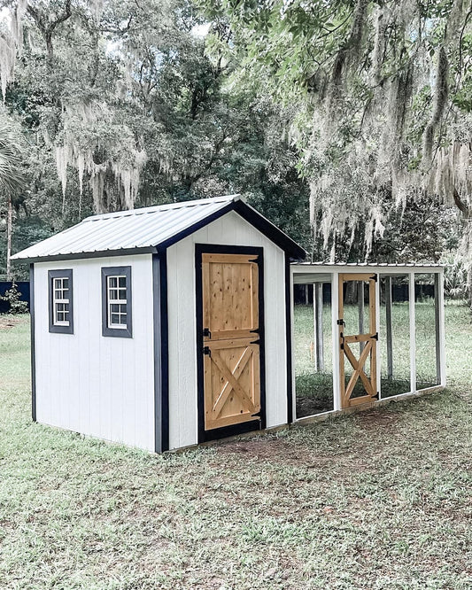 Farmhouse Walk-in Chicken Coop/Run