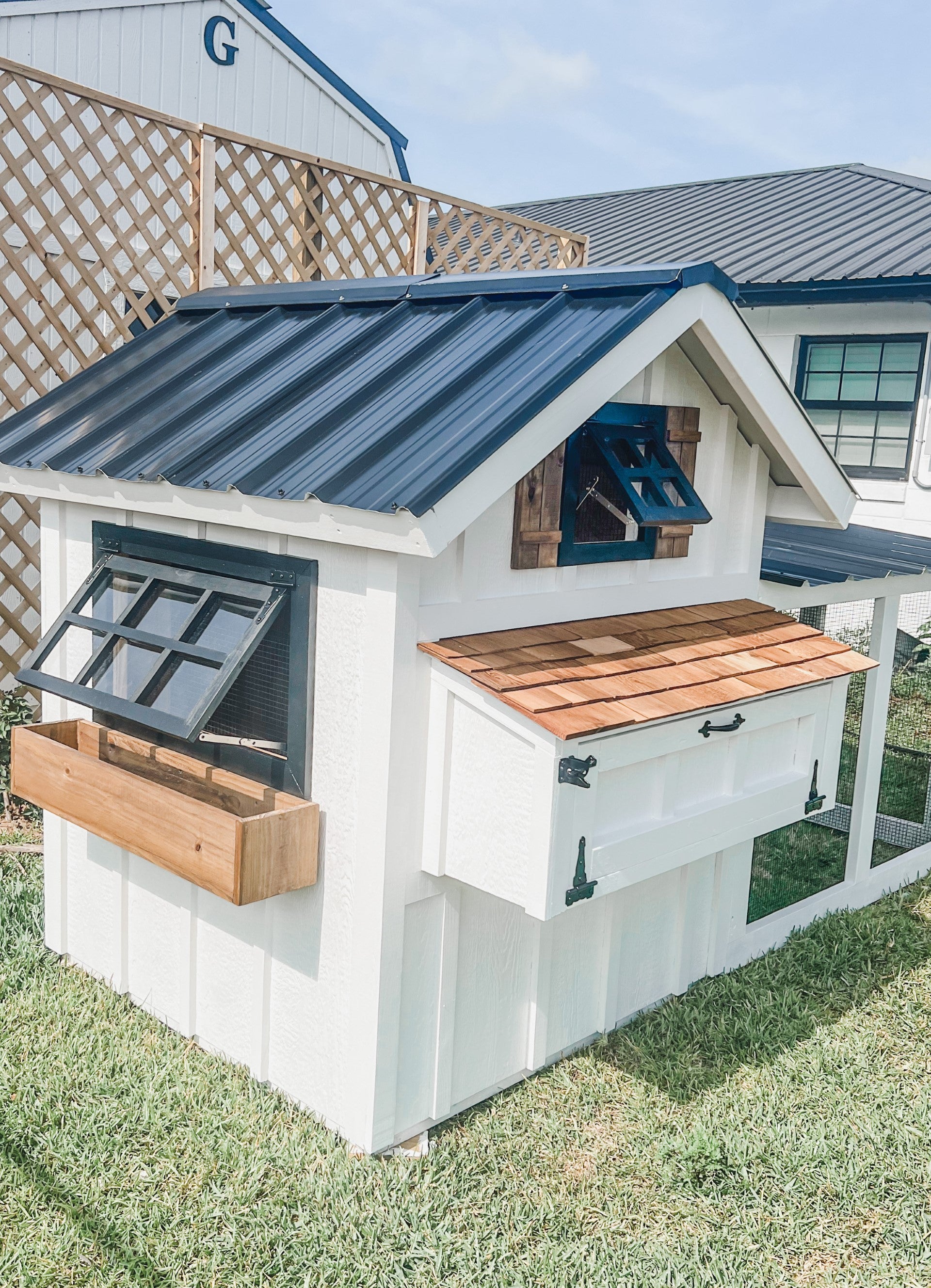 Chicken Egg Box - Cedar Shaker Roof – Southern Pines Custom Coops